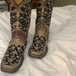 Women’s handcrafted boots